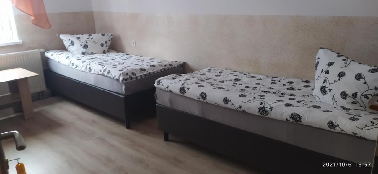 4U Hostel Zgorzelec - Free Parking Jedrzychowice  ภายนอก รูปภาพ