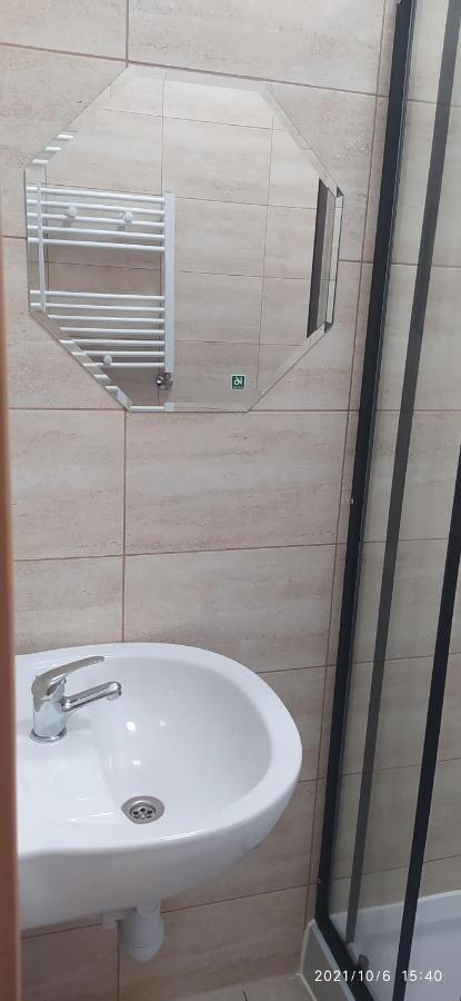 4U Hostel Zgorzelec - Free Parking Jedrzychowice  ภายนอก รูปภาพ