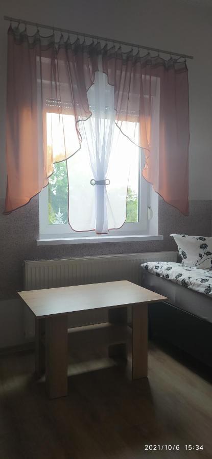 4U Hostel Zgorzelec - Free Parking Jedrzychowice  ภายนอก รูปภาพ